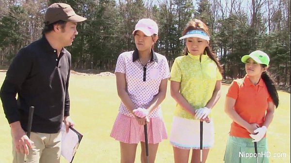 Gadis Asia Muda Main Golf Bugil, Goyang Bokong Pas Ayun Stik.