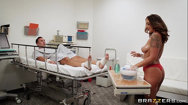 Brazzers – Layla London Basah Kuyup Mandiin Sambil Nge-gemesin Kontol